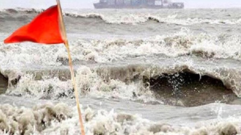 সাগরে লঘুচাপ, বন্দরে সতর্ক সঙ্কেত